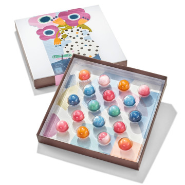 18 Piece Modern Blooms Chocolate Collection