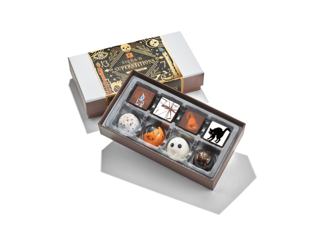 8 Piece Signs and Superstitions Halloween Collection